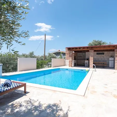 Hilltop View - By Guide * Split