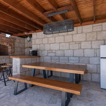 Villa Hilltop View - By Guide