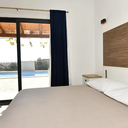 Hilltop View - By Guide * Split