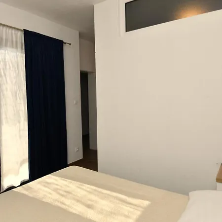 Vila Hilltop View - By Guide *