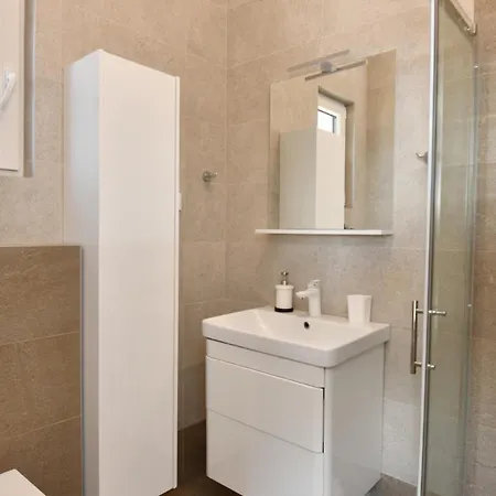 Vila Hilltop View - By Guide *